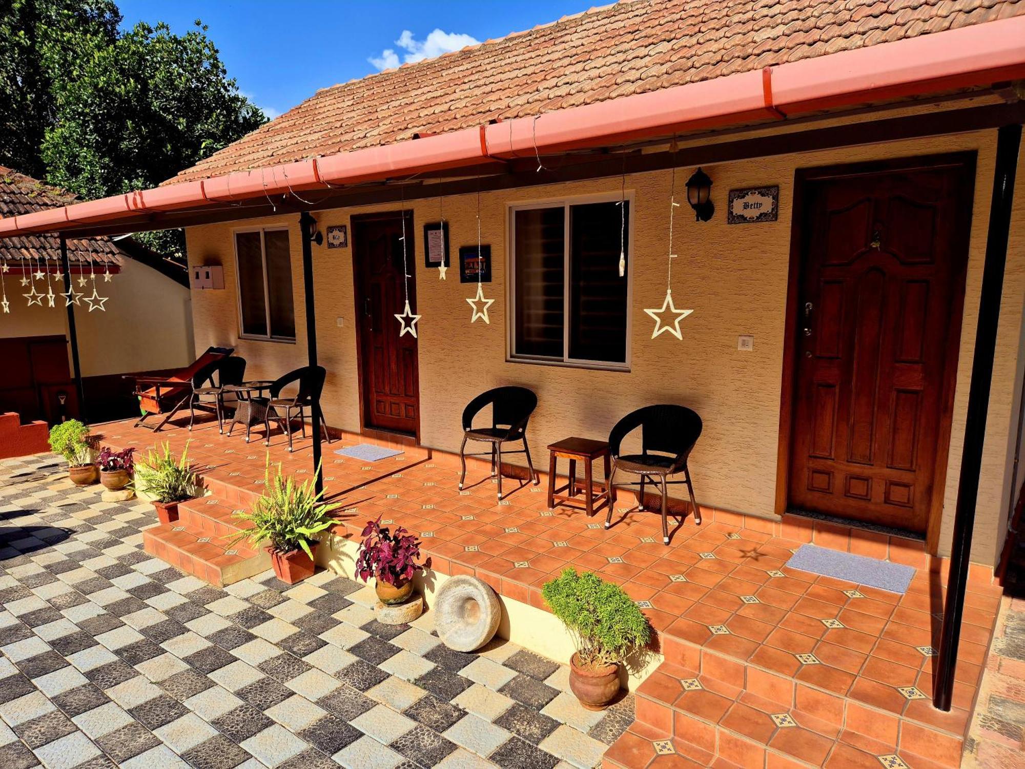 Sunny Smiles Homestay 망갈로르 외부 사진